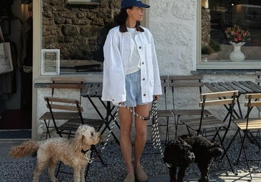 Los shorts tipo boxers son tendencia esta temporada. Aprende a combinarlos con camisetas de manga corta y acertar.