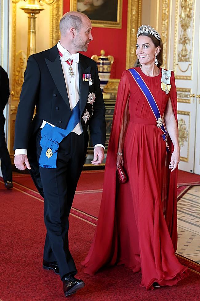 Kate Middleton con vestido de gala de Givenchy