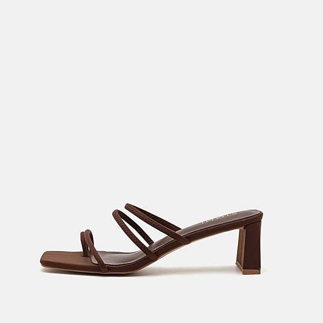 Mule con tiras finas cruzadas Simmi London, a la venta en Zalando, 41,95 euros.