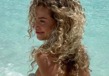 Los geles para pelo rizado sin efecto crunch que te consiguen rizos a prueba de frizz en verano