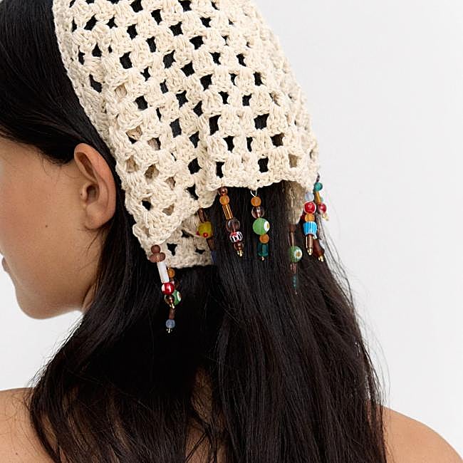 Pañuelo de crochet con cuentas para el pelo