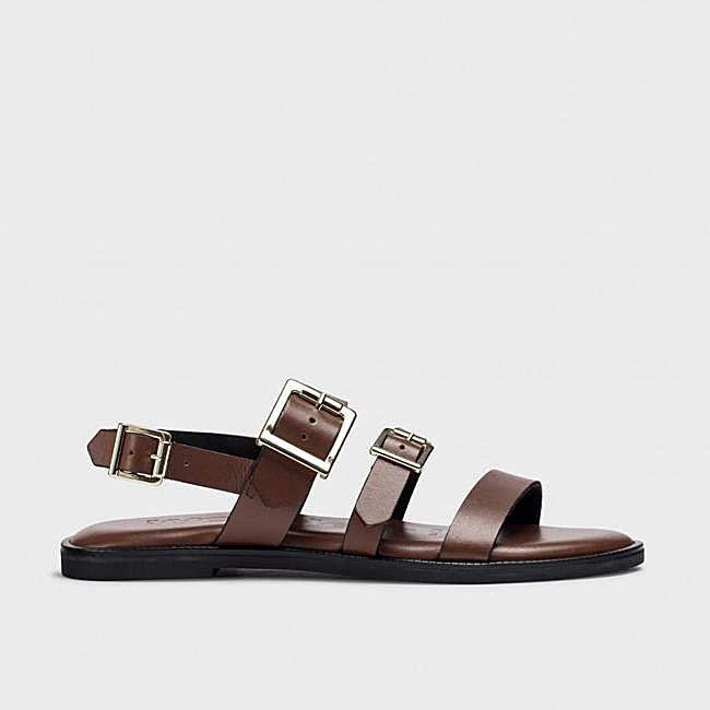 Sandalias de piel planas de Wonders, 85,96 euros.