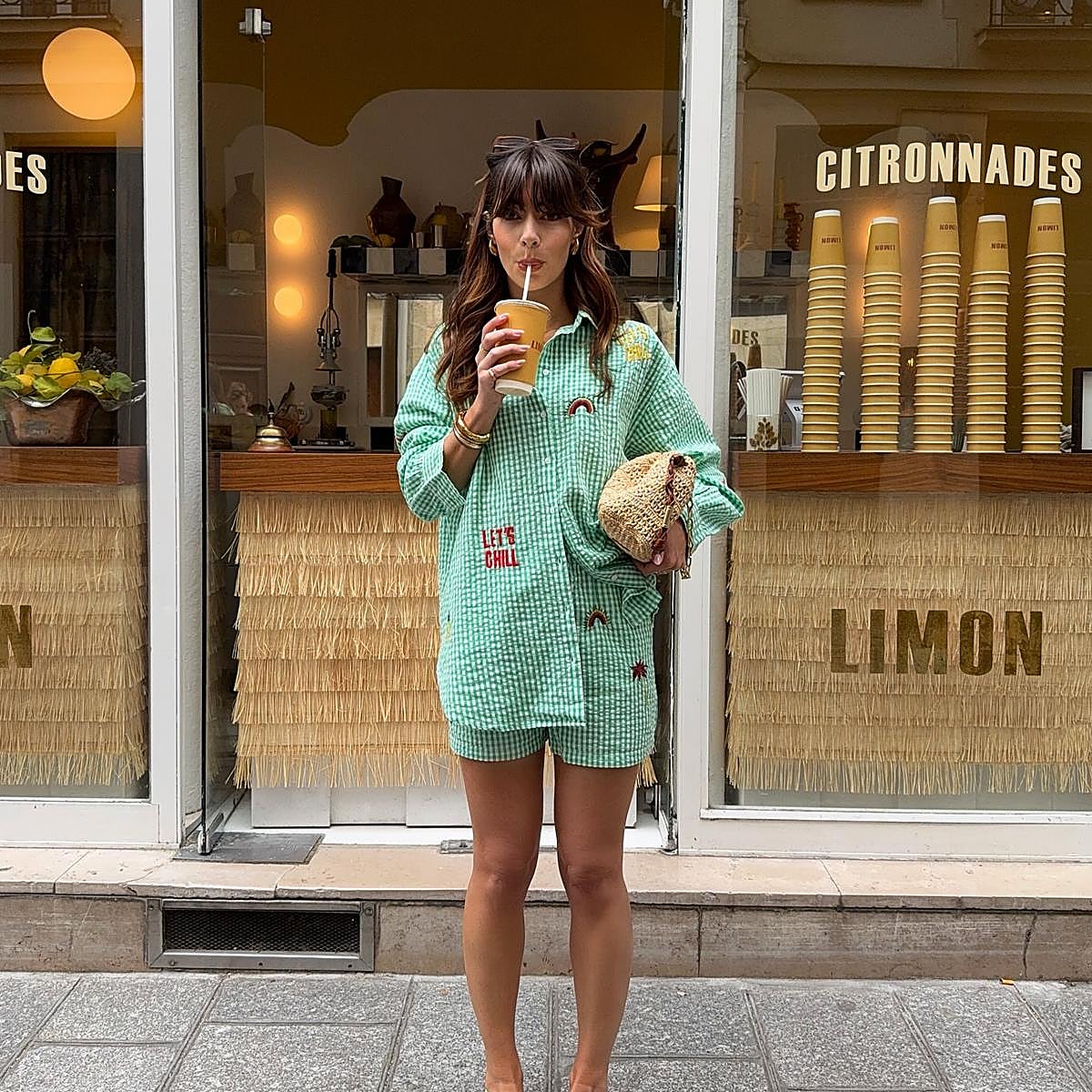 Estos conjuntos estampados son bonitos y nada aburridos. Te contamos cómo llevarlos sin caer en lo de siempre.