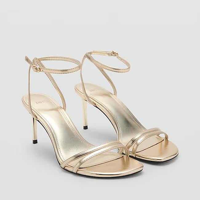 Sandalias doradas de Mango (35,99 euros)