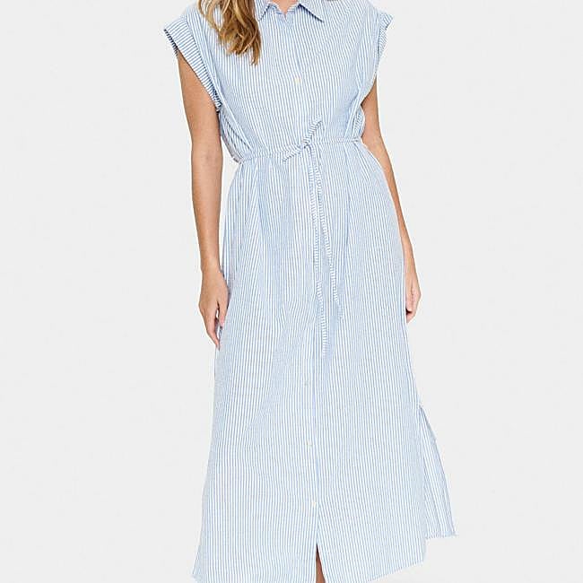 Vestido azul de Saint Tropez, a la venta en Zalando, 56,99 euros.