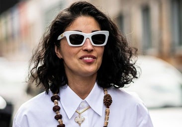 Aceites capilares que sellan puntas y suavizan canas: perfectos para usar en verano