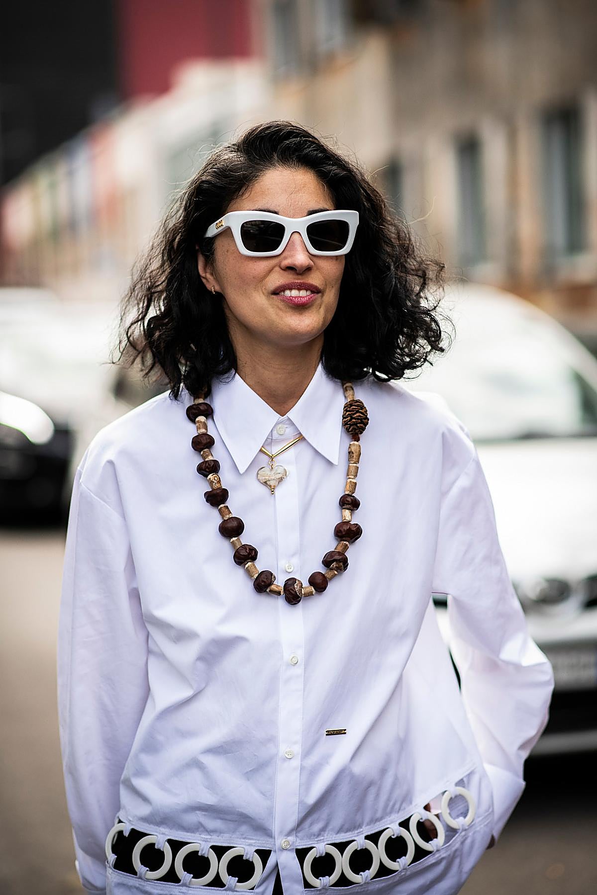 Estos aceites capilares suavizan las canas, sellan puntas abiertas y nutren el cabello en verano.