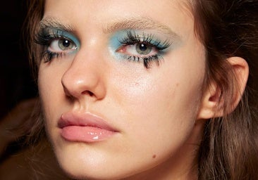 Estas seis sombras de tonos fríos son perfectas para maquillajes de noche.