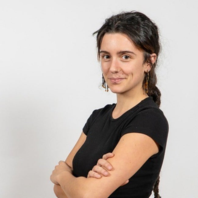 Aldara Falcó destaca por su sólida formación y su perenne discreción.