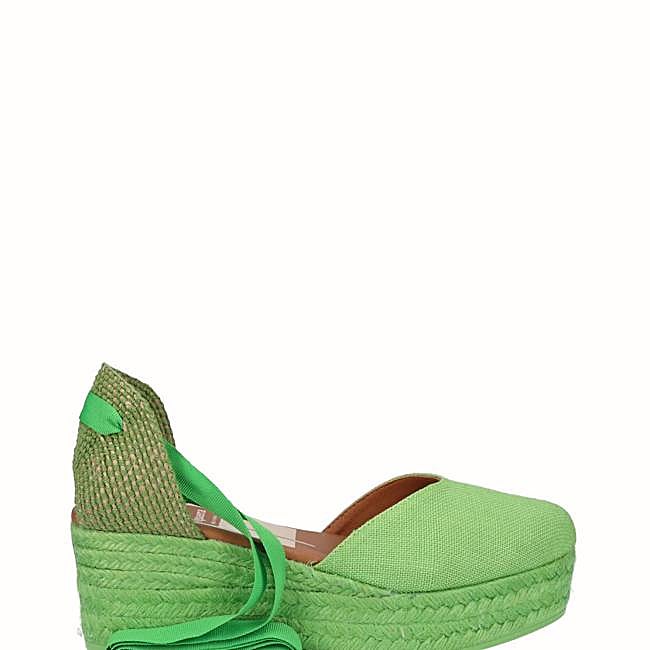 Alpargatas de color vibrante de Viguera, 52,43 euros.