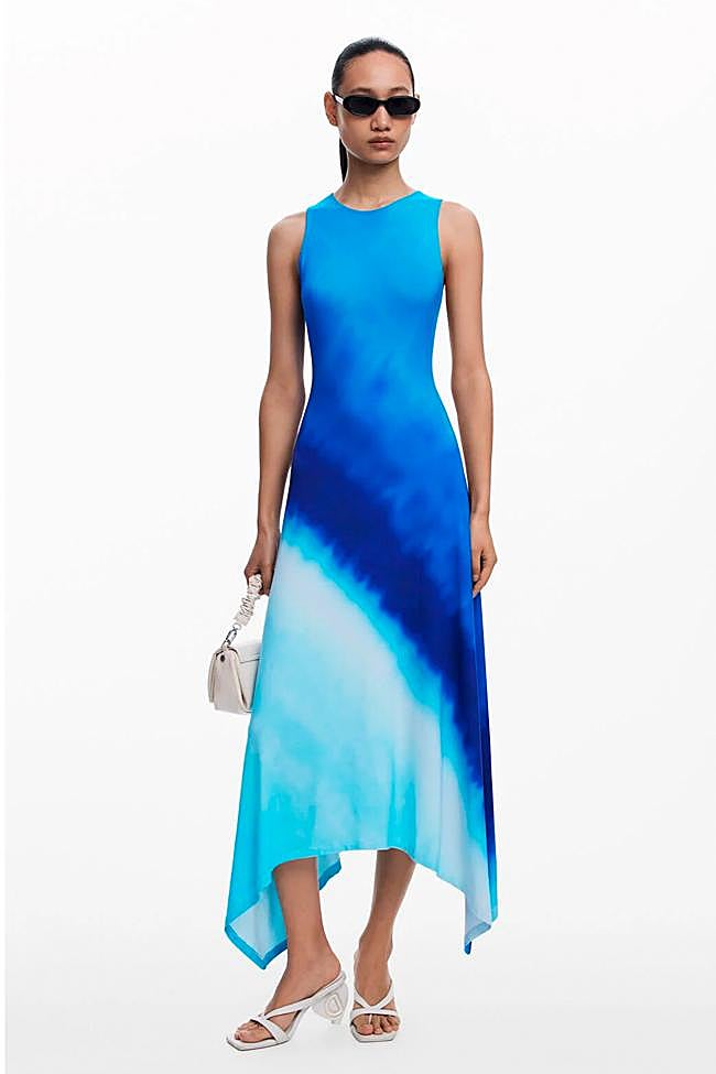 Vestido azul con efecto tie-dye de Desigual.