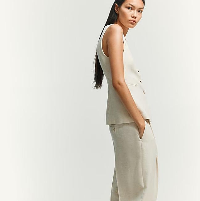 Traje blanco con chaleco y pantalón