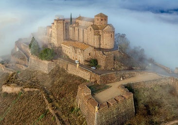La escapada perfecta para el puente de julio es este pueblo medieval en Cataluña donde puedes dormir en un castillo