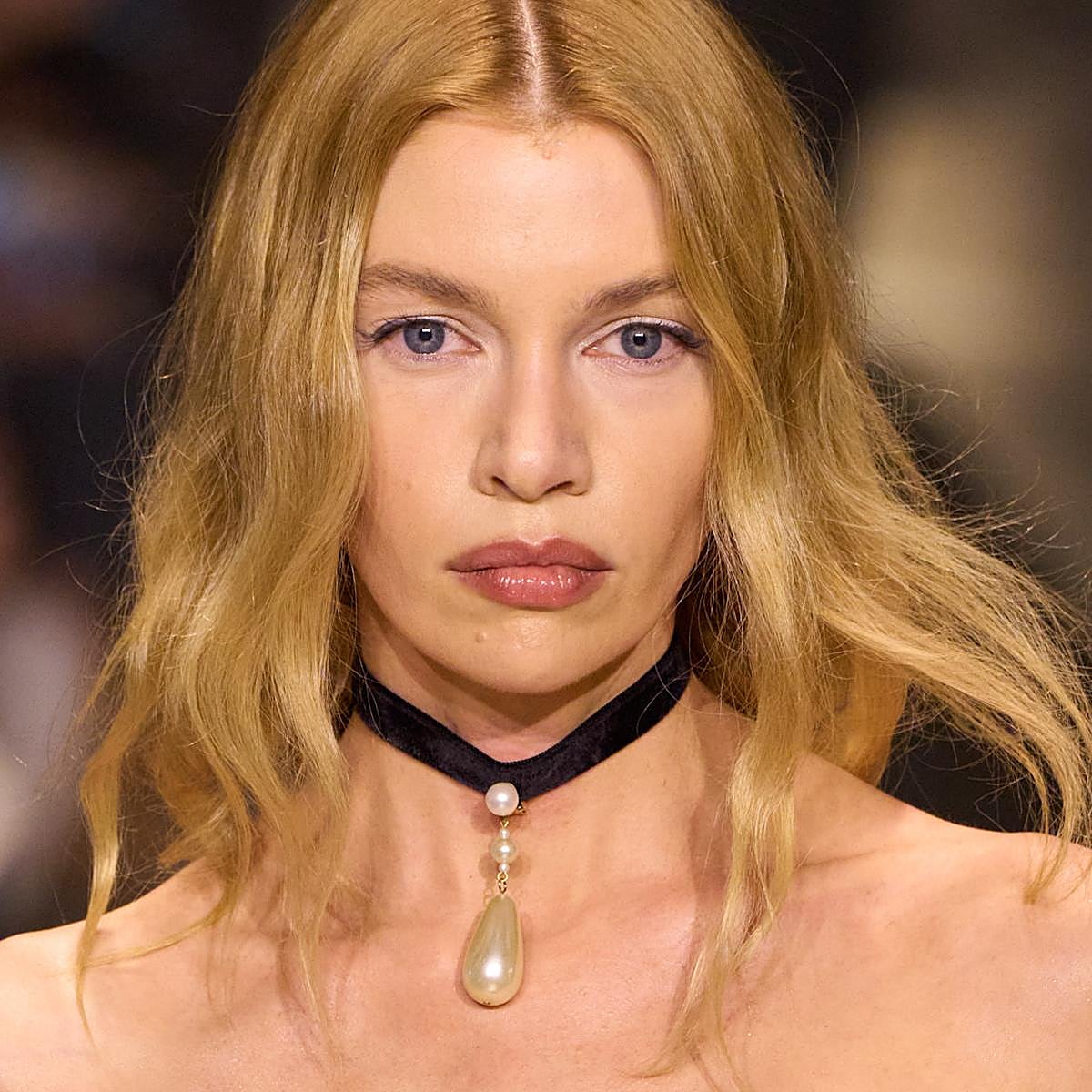 Consigue ondas surferas sin calor con estos sprays texturizantes que dan cuerpo y movimiento al cabello.