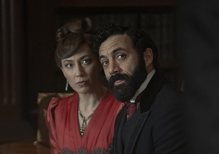 Carrie Coon y Morgan Spector son Bertha y George Russell en La edad dorada.
