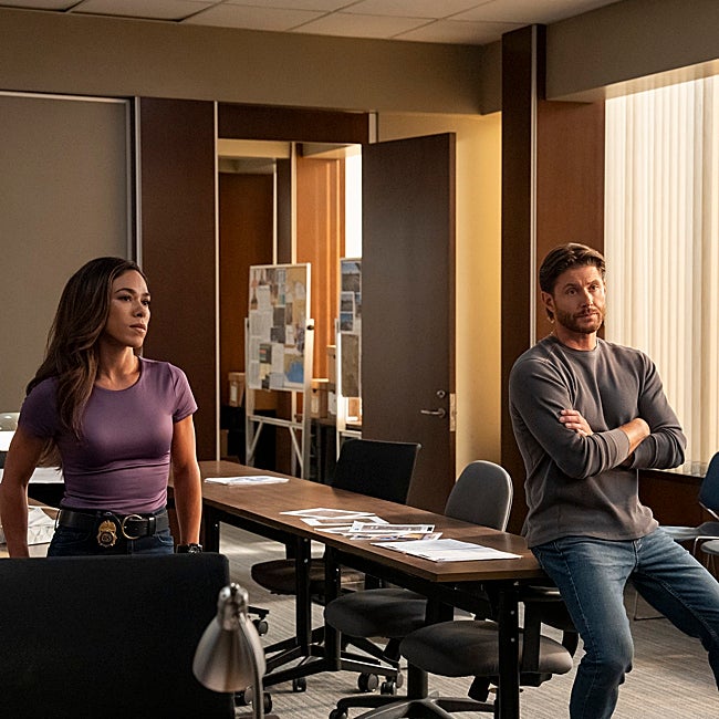 Mark Meachum (Jensen Ackles) y Amber Oliveras (Jessica Camacho) en una escena de la serie.