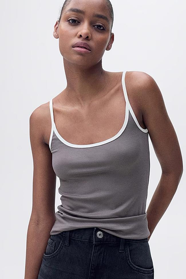 Top con tiranes finitos de Mango.