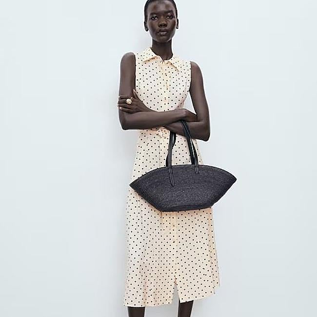 Vestido de lunares con cinturón