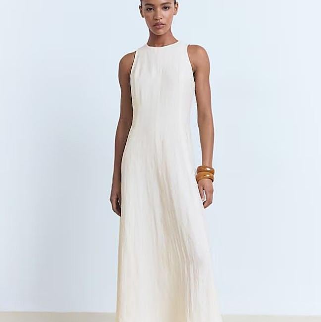 Vestido fluido en evasé