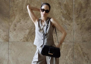 Ideas de looks para ir a la oficina en verano: los trucos para ir elegante sin pasar calor a los 50