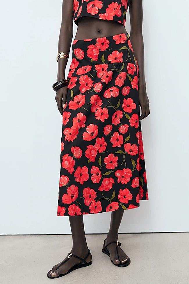 Falda estampada de Zara (29,99 euros)