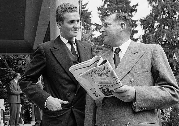 El rey emérito Juan Carlos, junto a su padre, Don Juan, conde de Barcelona.