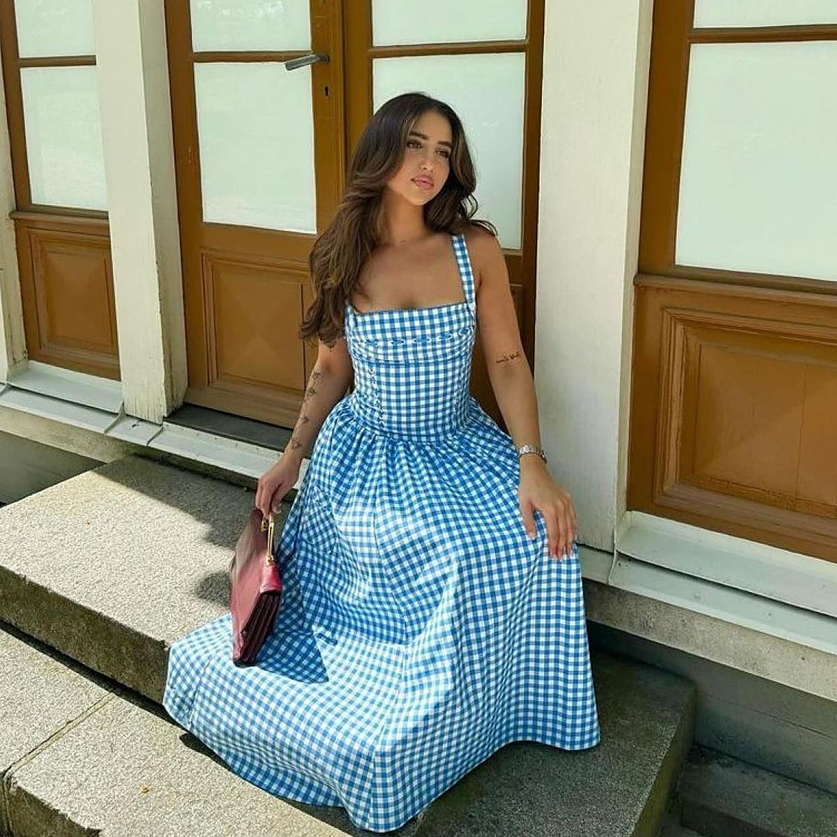 Influencer con vestido de vichy