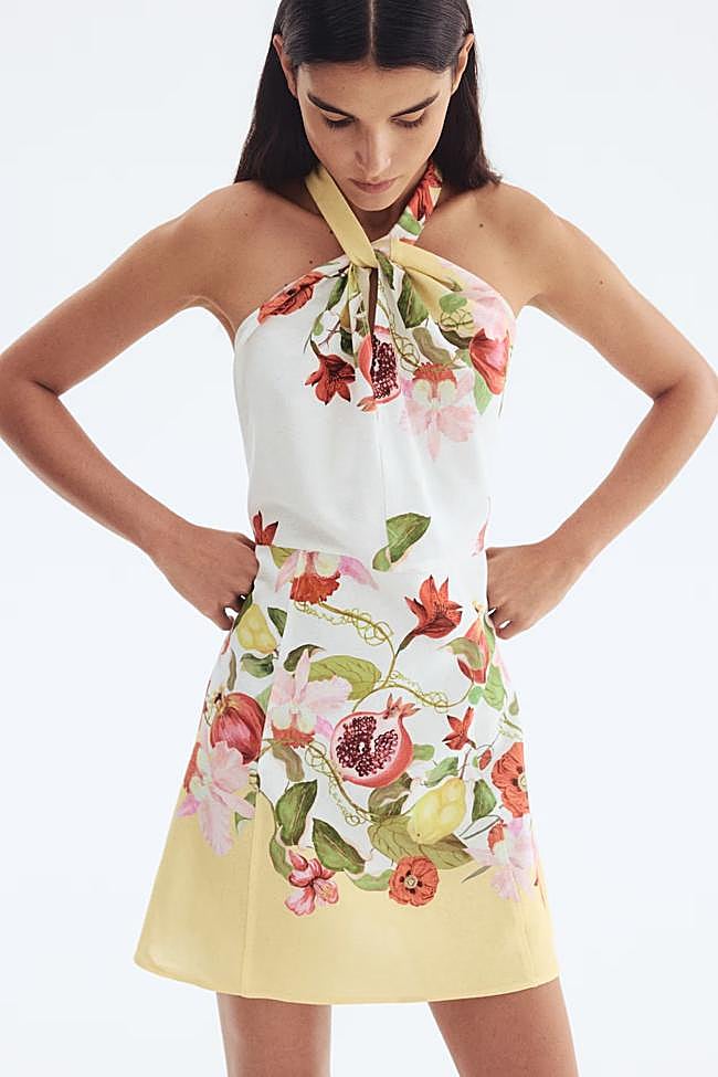 Vestido con estampado de flores de H&M (34,99 euros)