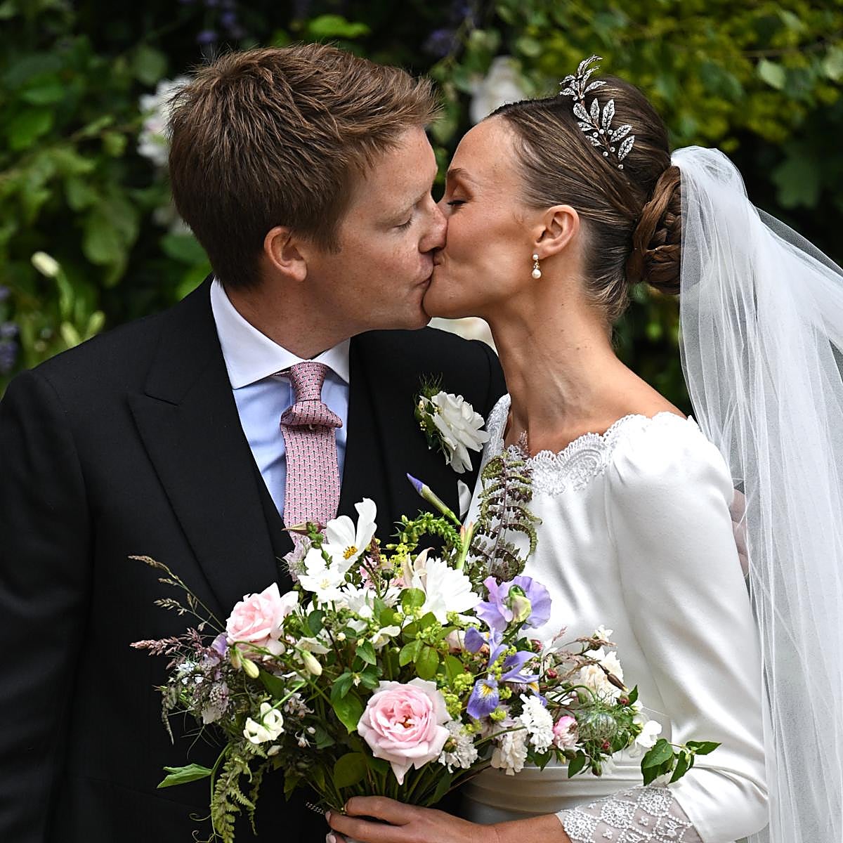 Hugh Grosvenor y Olivia Henson, duques de Westminster, el día de su boda en 2024.