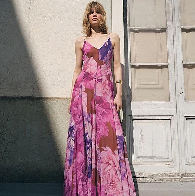 vestido largo con estampado de flores