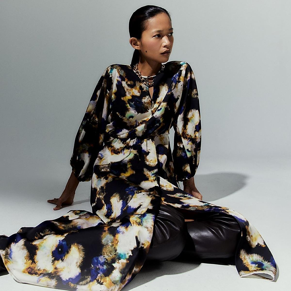 Modelo con vestido de Sfera