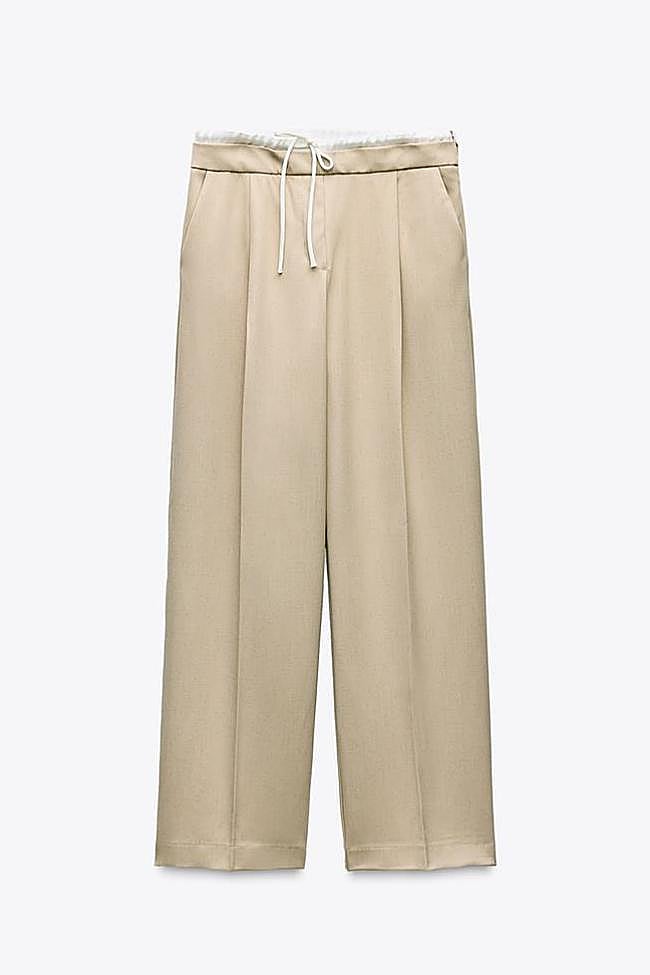Pantalón con pinzas de Zara (29,99 euros)
