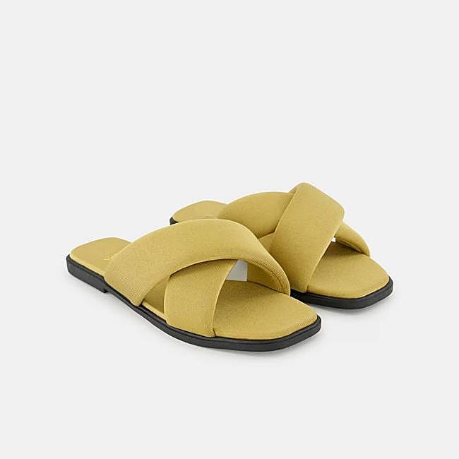 Sandalia de mujer tejido (19€)