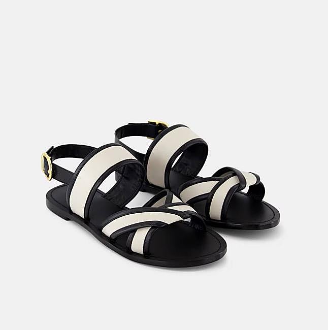 Sandalia de mujer de piel bicolor (25€)