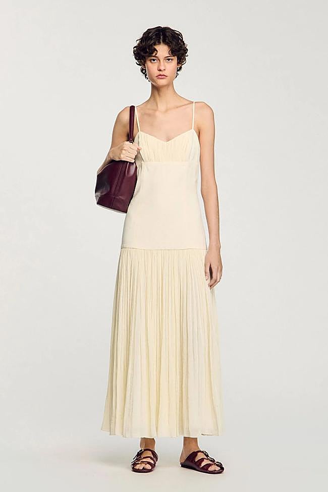 Vestido largo plisado (255,5€)