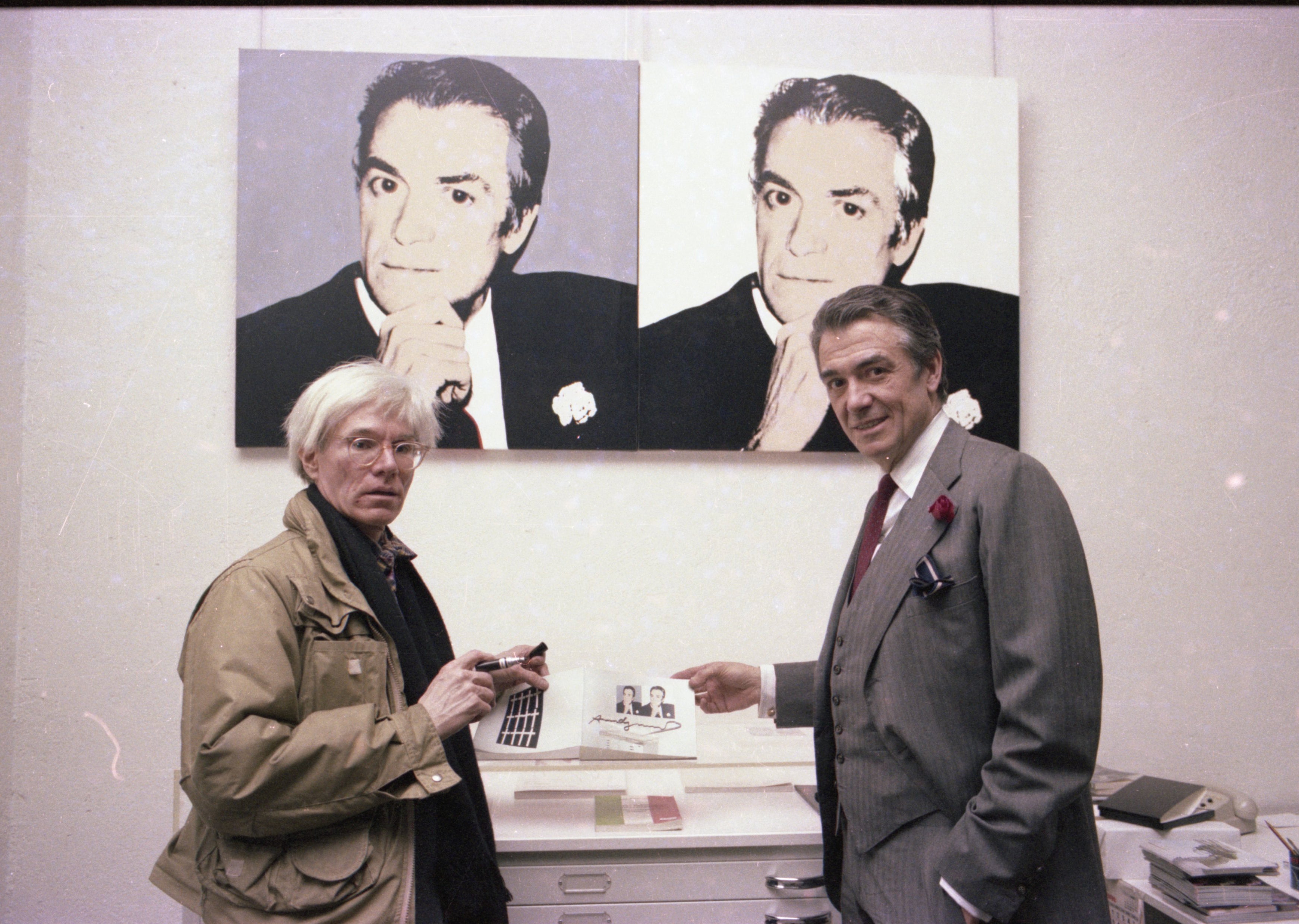 Andy Warhol y Fernando Vijande durante la mítica visita a Madrid.