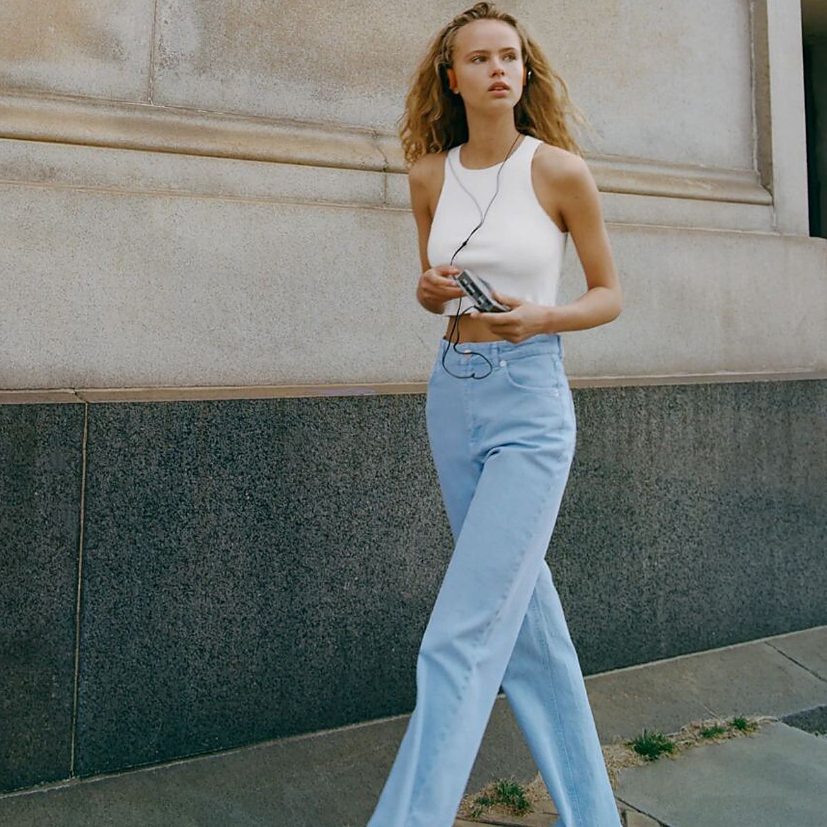 Los vaqueros de colores ya están por todas partes. Aquí están nuestros modelos favoritos.