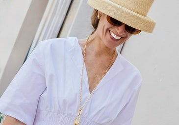 Estos son los collares largos que las más elegantes combinan con sus looks de verano