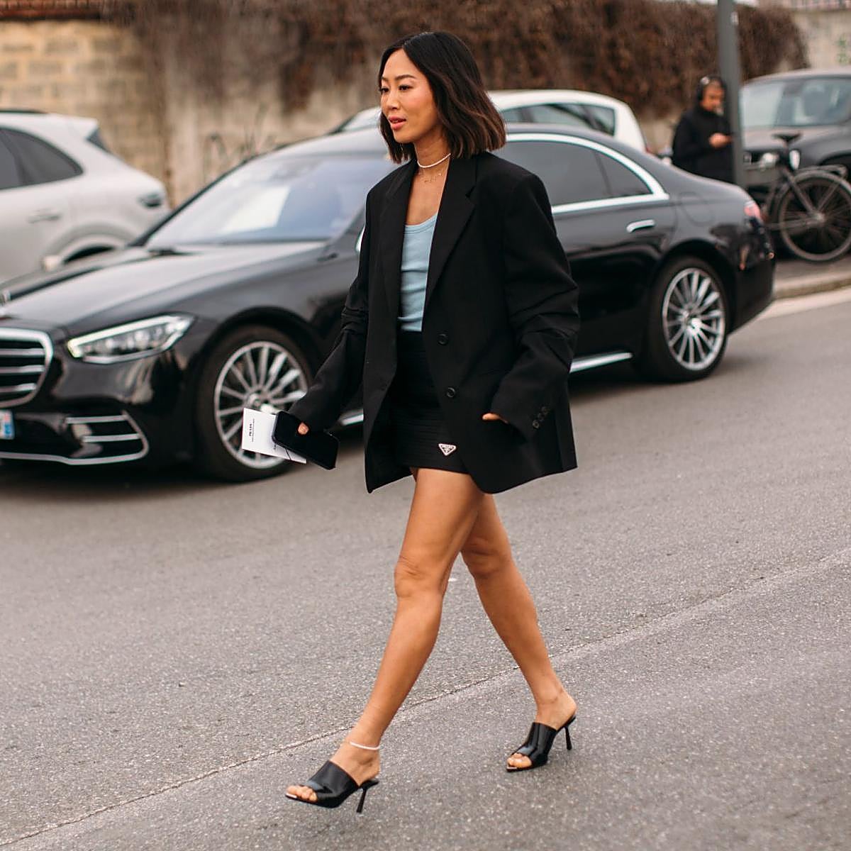 Look con sandalias tipo mule.