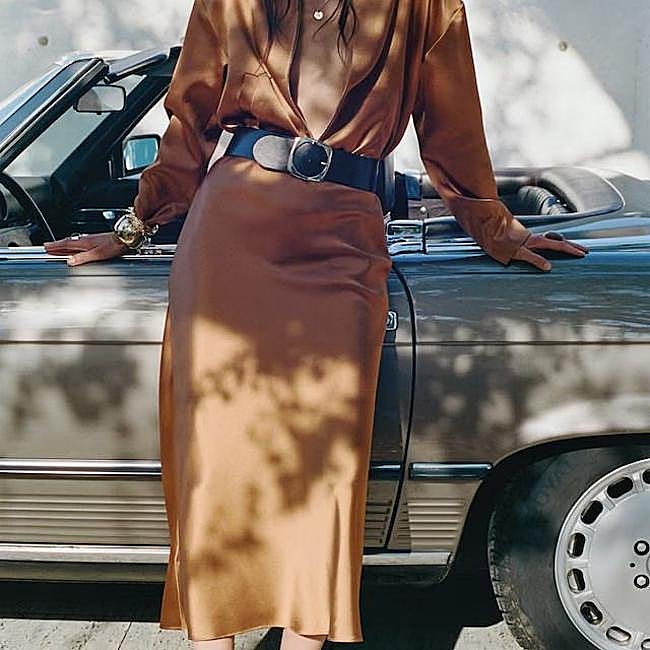 Falda satinada fluida