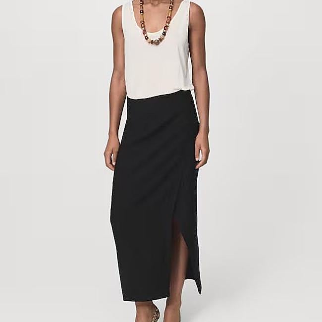 Falda midi cruzada con abertura