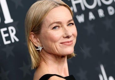 Por qué las famosas de más de 50 están obsesionadas con la terapia de luz roja