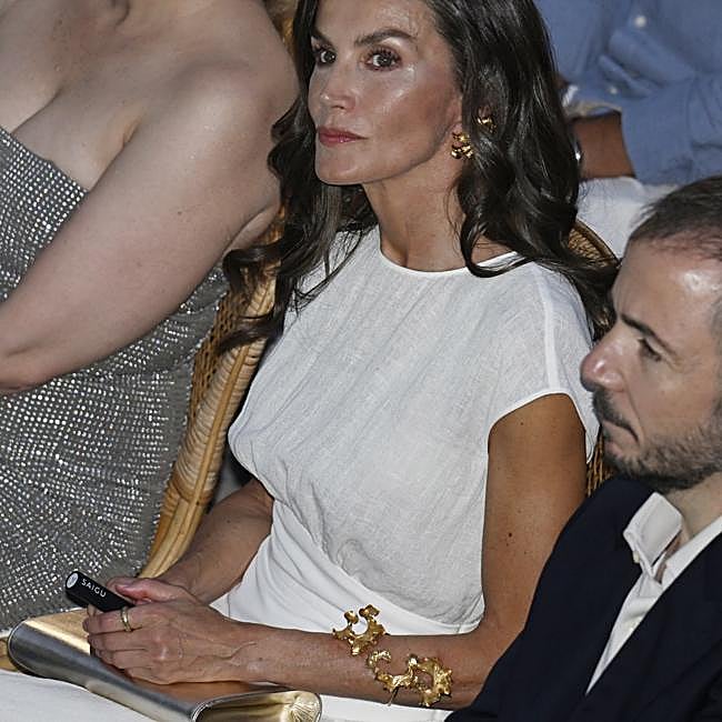 La reina Letizia con labial de Saigu.