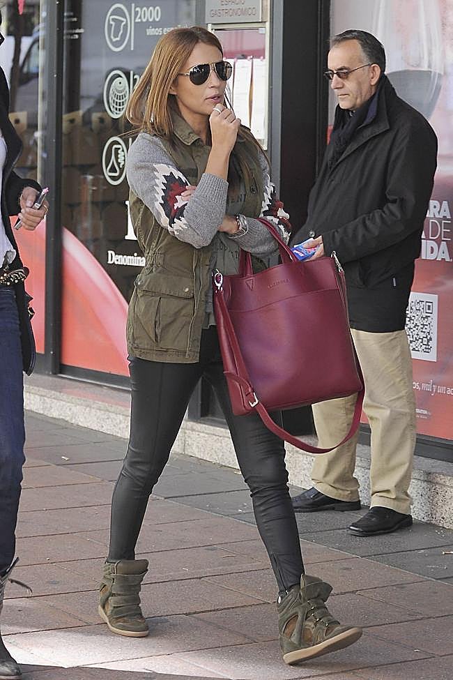 Paula Echevarría con las zapatillas de Isabel Marant en 2012