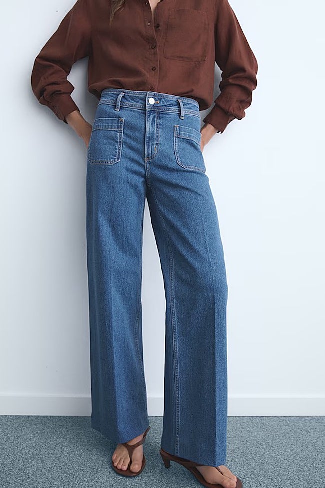 Vaqueros con bolsillos de Zara (29,99 euros)