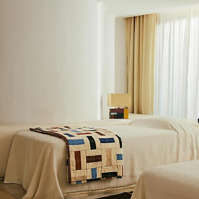 Lámpara de mesa, 99.90 euros.