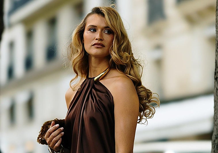 Los mejores vestidos en marrón chocolate para el otoño.