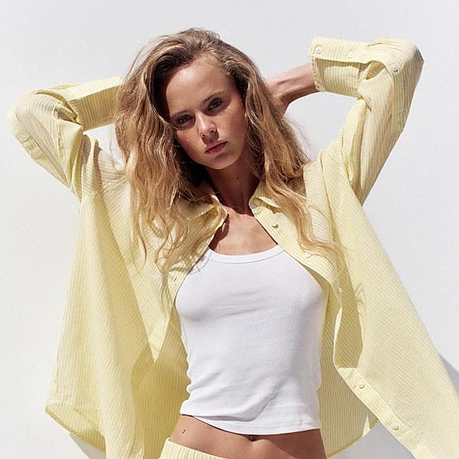 Camisa oversize amarillo mantequilla