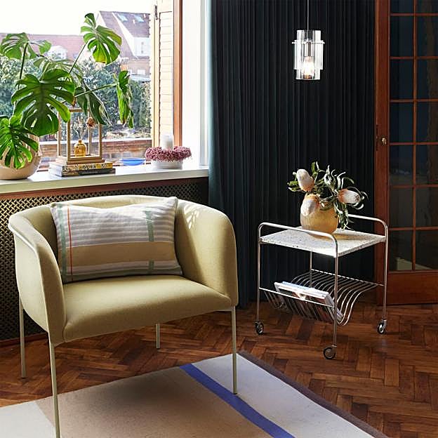 Imagen principal - Arriba, camarera de H&M Home (369 euros). Abajo, diseños de Westwing (329 euros) y de The Masie (rebajada a 82.95 euros).