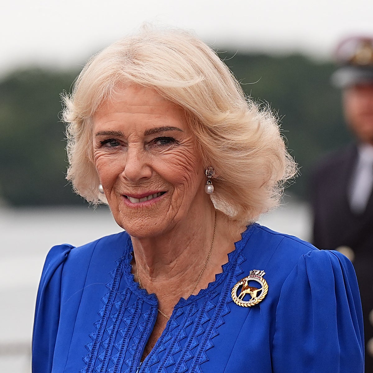 Las vacaciones de la reina Camilla vienen con polémica.